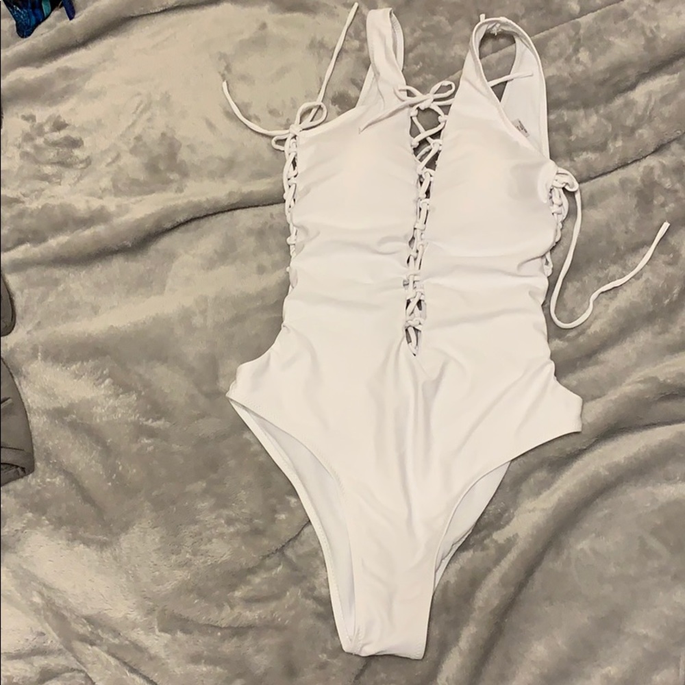 One piece tie swimsuit